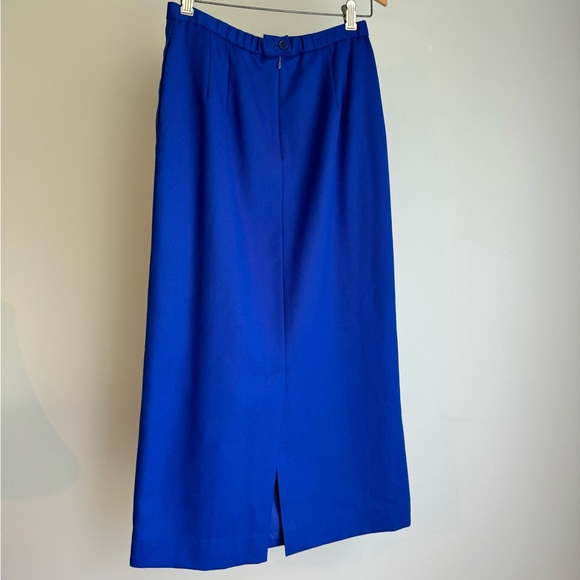 Pendleton women’s blazer and skirt set. - Picture 6 of 13